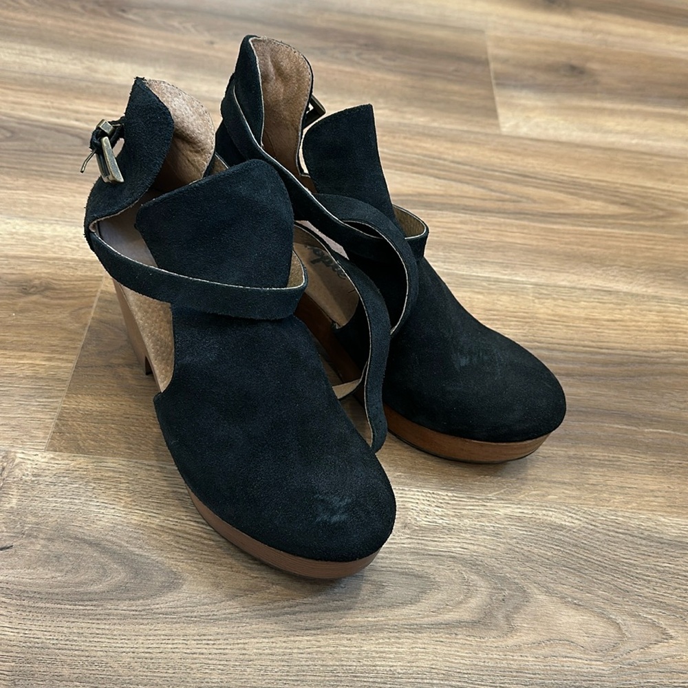 Free people cedar clogs